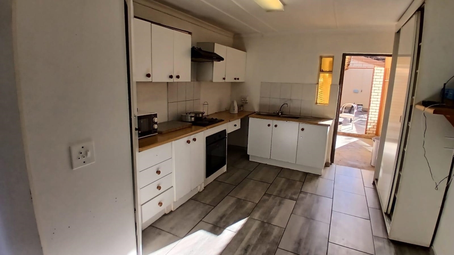 10 Bedroom Property for Sale in Brandwag Free State